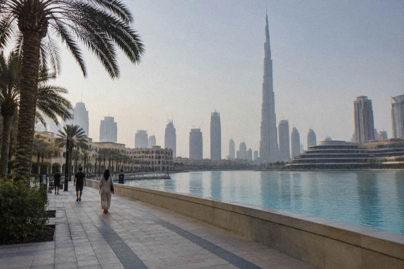 Dubai Mall, Burj Khalifa & Downtown: Relaxed Walk with a Friend & Photo stops